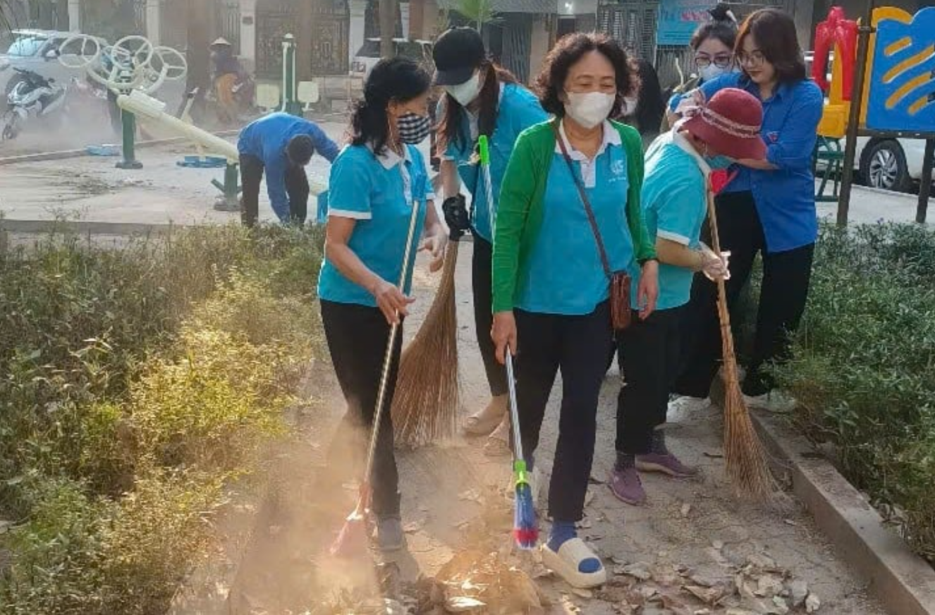 Join Hands to Reduce Plastic Waste - Spread a Green Lifestyle